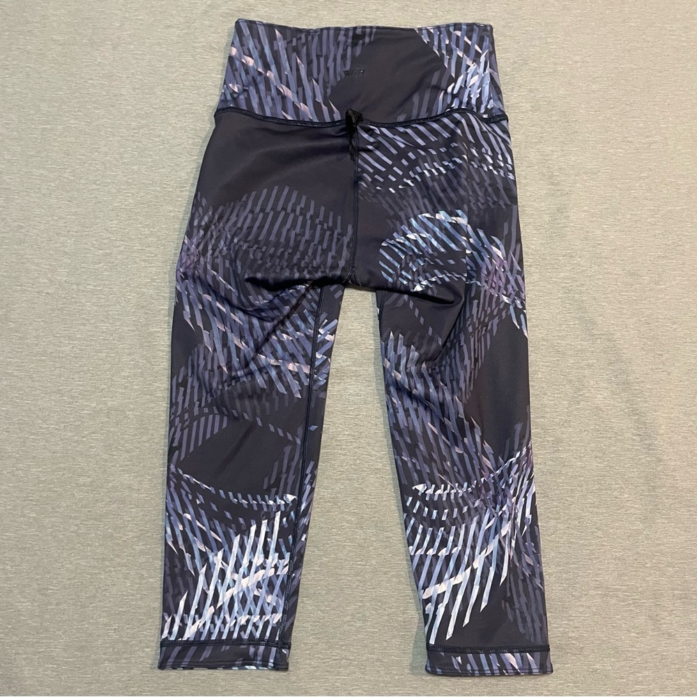 Peloton WITH Zepheria Reversible Capri Leggings High Rise Medium - Picture 7 of 11